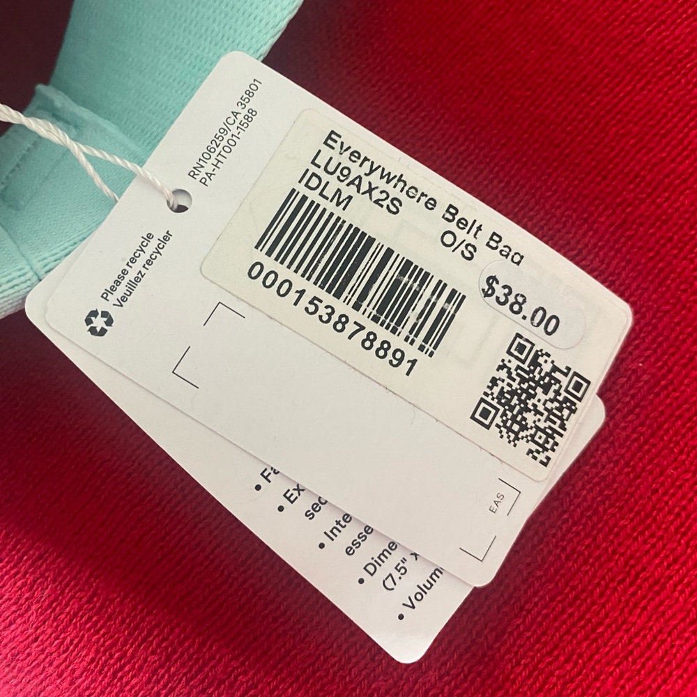 NWT! Lululemon Light Blue “Everywhere Belt Bag” - Picture 3 of 6